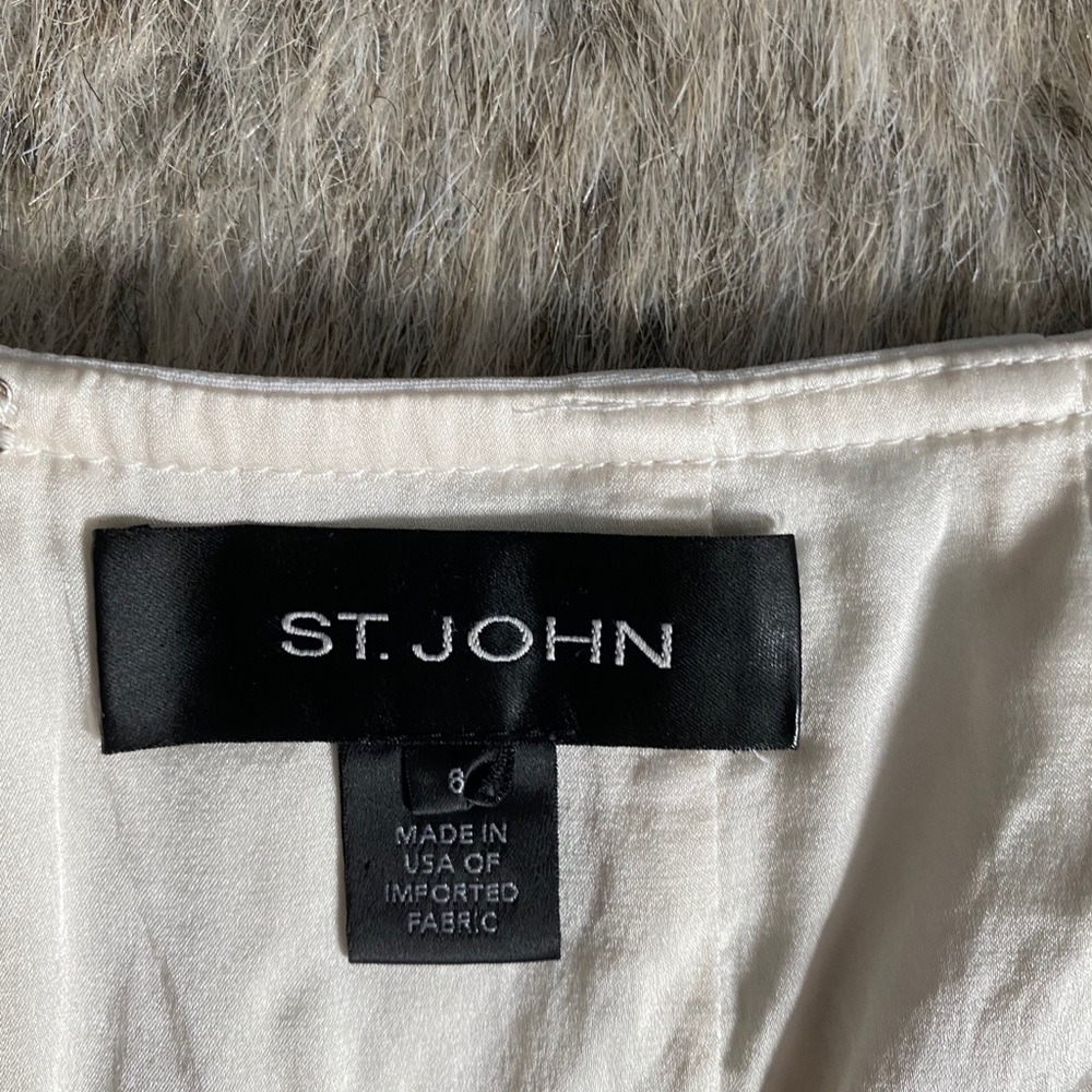 ST JOHN SIZE 8 white skirt